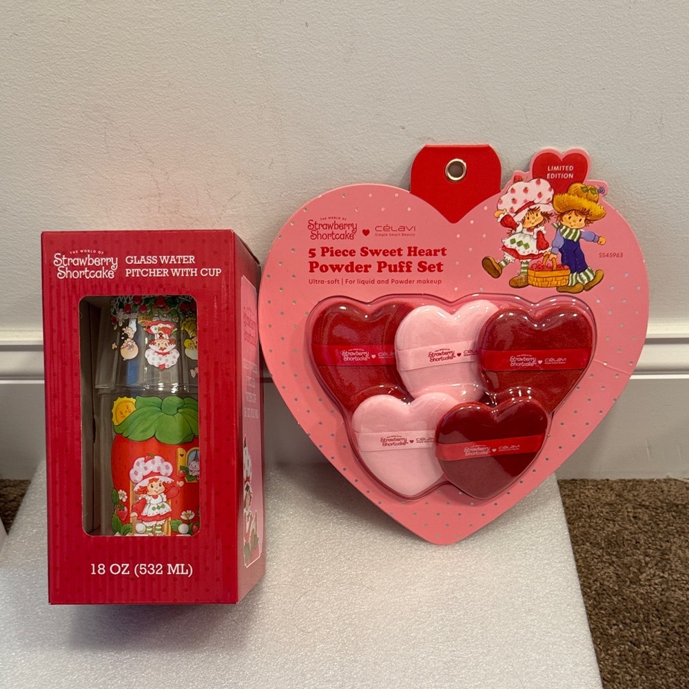 Strawberry Shortcake Glass Water Pitcher & powder puff sponge set NIB